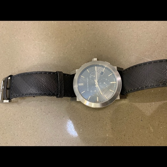 43mm Black Burberry Watch - Picture 3 of 5
